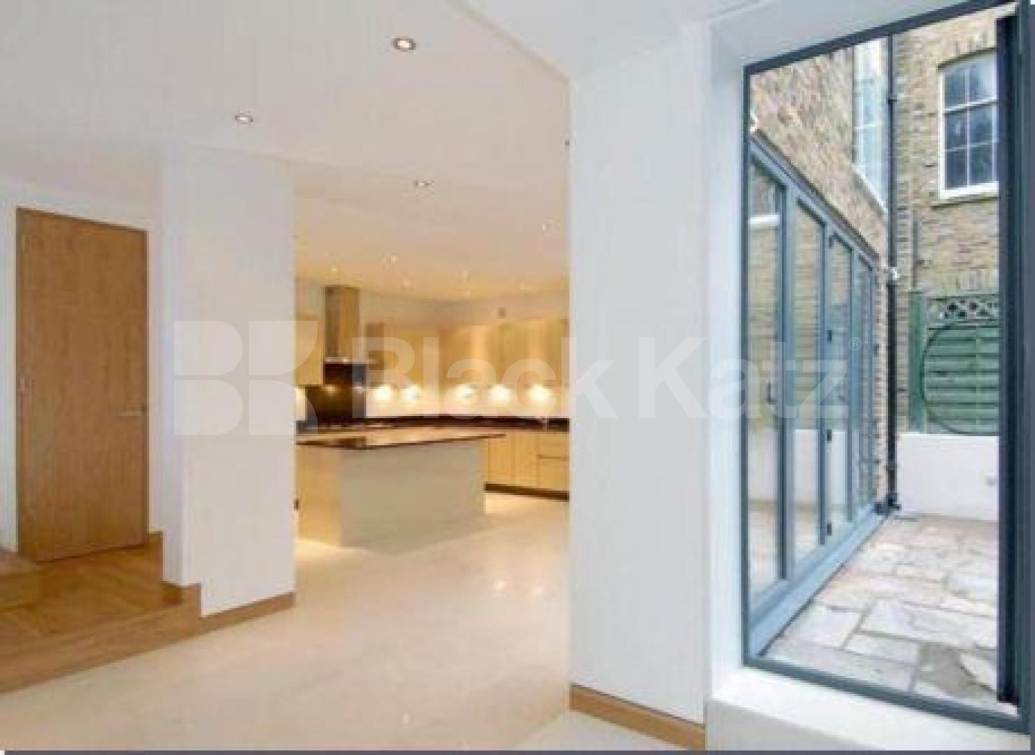 			AMAZING STUNNING BEAUTIFUL!!!!!!!!, 4 Bedroom, 1 bath, 1 reception Terraced House			 Barnsbury Terrace, Barnsbury / Angel